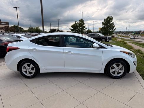 Used 2015 Hyundai Elantra SE FWD image 10