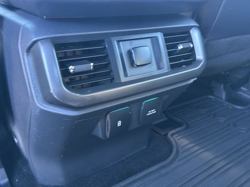 Used 2024 Ford F150 Lariat w/ FX4 Off-Road Package image 29