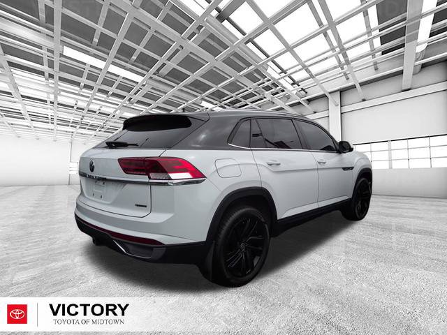 Used 2023 Volkswagen Atlas Cross Sport SE w/ Black Wheel Package AWD/4WD image 2