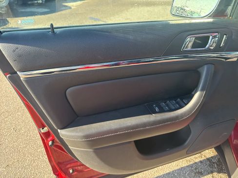 Used 2009 Lincoln MKS AWD image 16