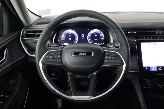Used 2023 Jeep Grand Cherokee Limited RWD image 6