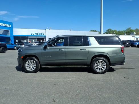Used 2023 Chevrolet Suburban Premier AWD/4WD image 5