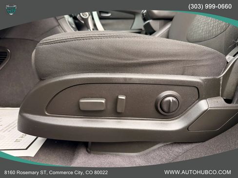 Used 2012 GMC Acadia SLE image 25