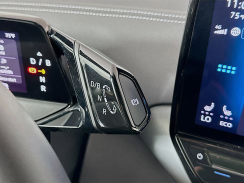 Used 2023 Volkswagen ID.4 Pro image 25