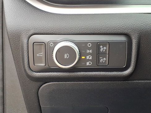 Used 2022 Ford Explorer XLT w/ Equipment Group 202A image 23