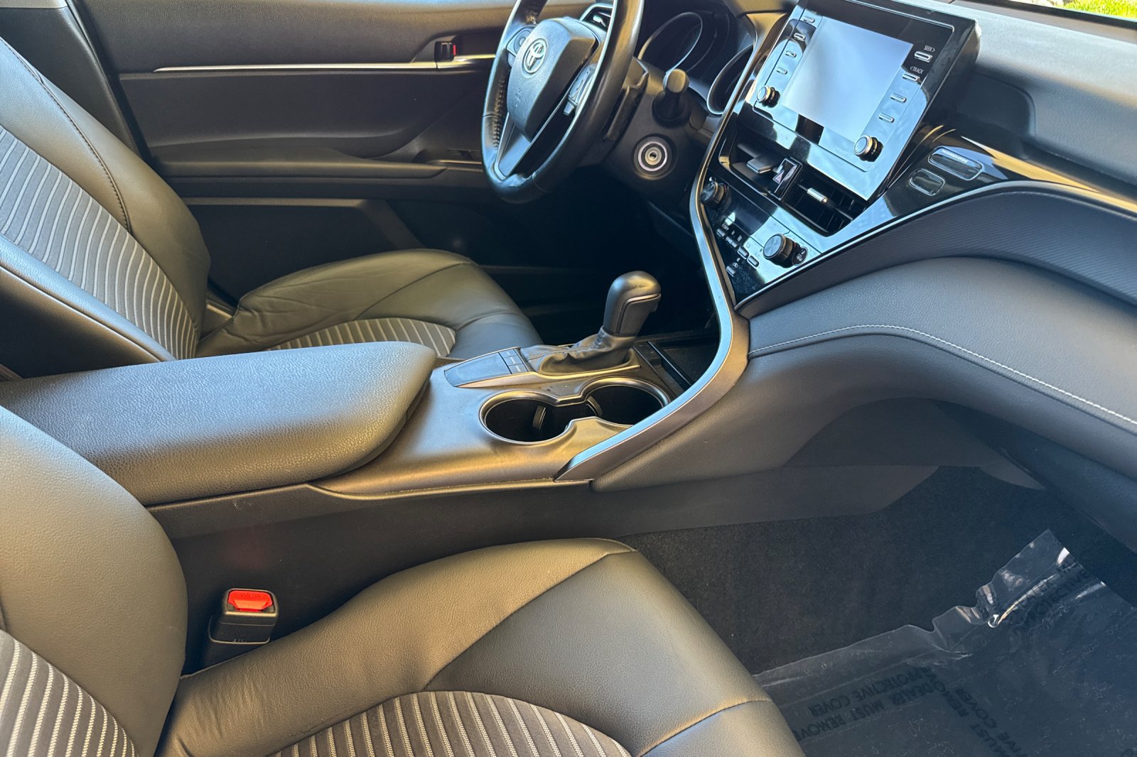 Used 2024 Toyota Camry SE FWD image 18