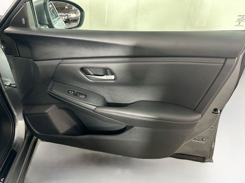 Used 2025 Nissan Sentra SV image 29