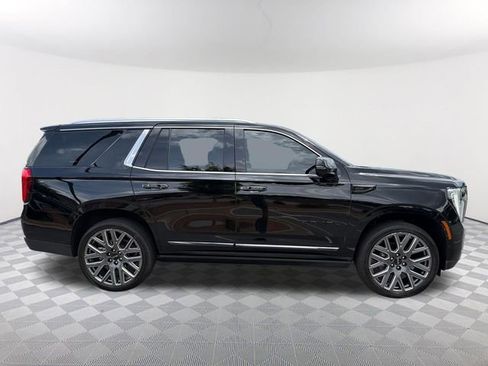 Used 2025 GMC Yukon Denali Ultimate AWD/4WD image 4