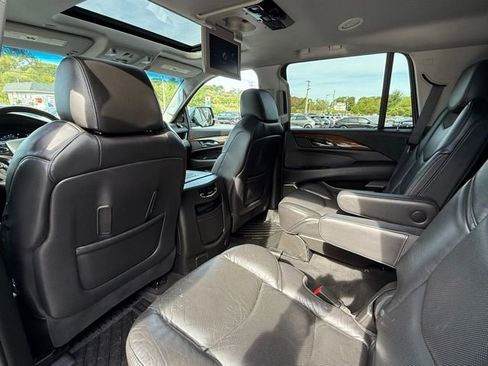 Used 2020 Cadillac Escalade Premium Luxury image 15