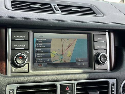 Used 2011 Land Rover Range Rover HSE AWD/4WD image 18