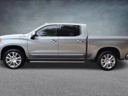 Used 2025 Chevrolet Silverado 1500 High Country w/ High Country Premium Package AWD/4WD image 4