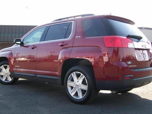 Used 2010 GMC Terrain SLE image 5