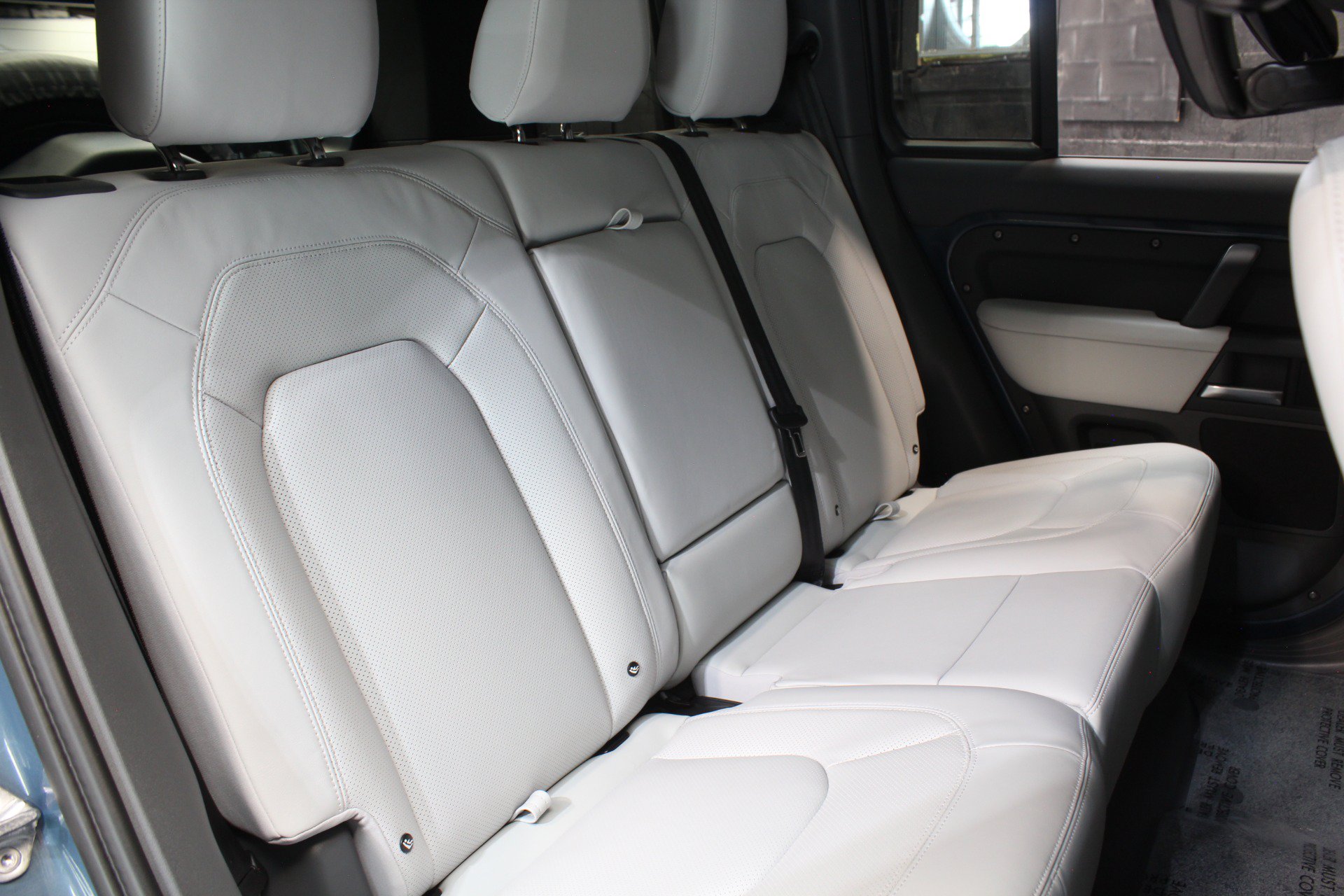 Used 2025 Land Rover Defender 110 X-Dynamic SE AWD/4WD image 49