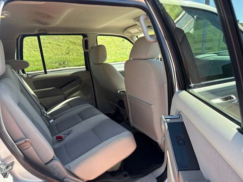 Used 2007 Ford Explorer XLT AWD/4WD image 23