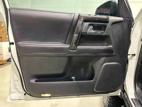 Used 2019 Toyota 4Runner TRD Off-Road Premium image 27