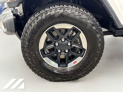 Used 2020 Jeep Gladiator Overland image 31