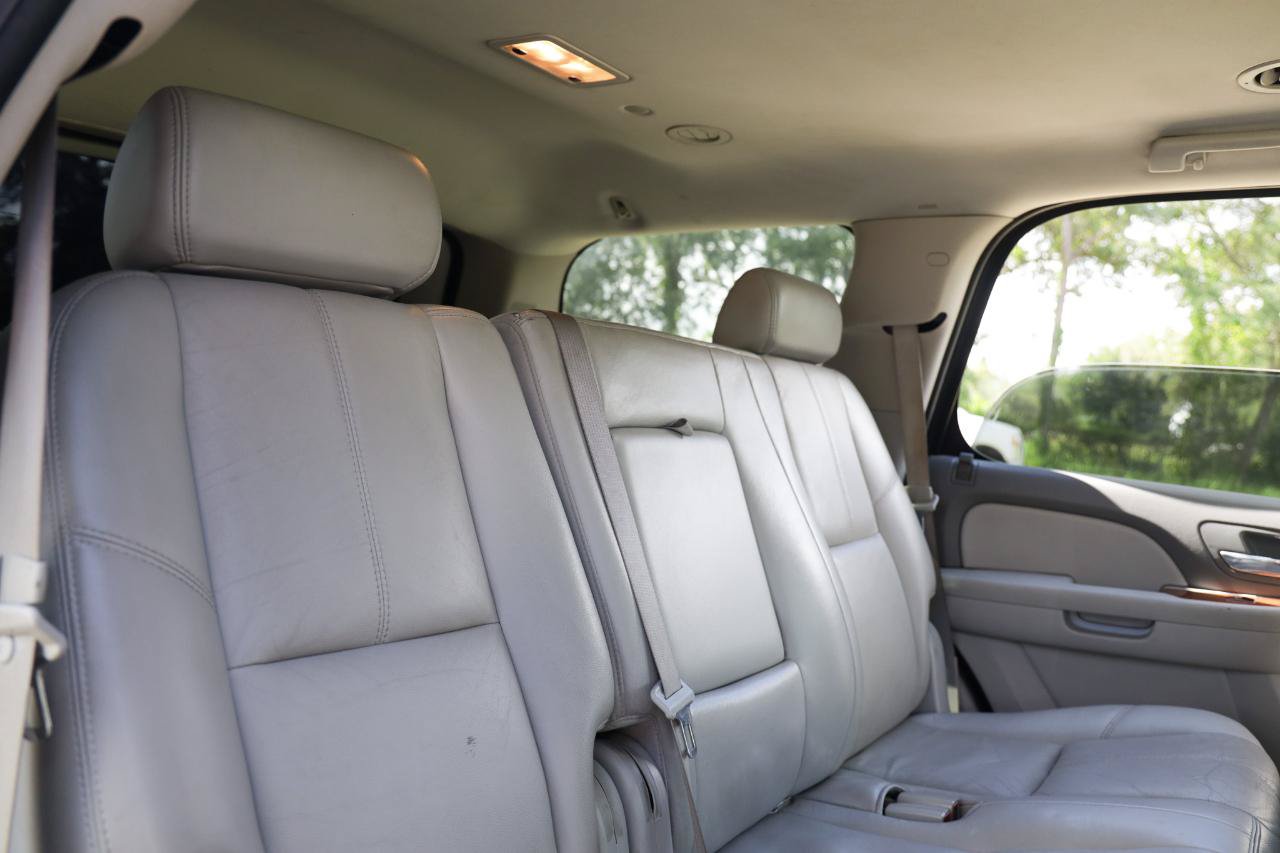 Used 2007 GMC Yukon SLT w/ SLT Preferred Equipment Group RWD image 14