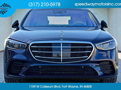 Used 2022 Mercedes-Benz S 580 4MATIC Sedan image 3