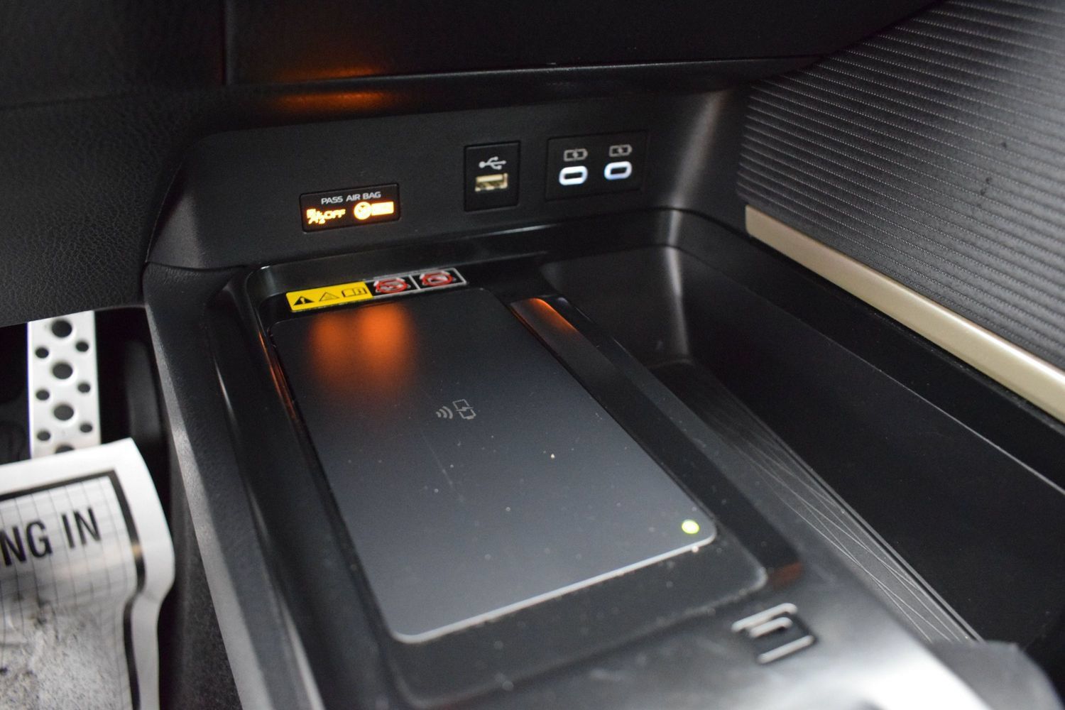 Used 2025 Toyota Camry SE FWD image 15