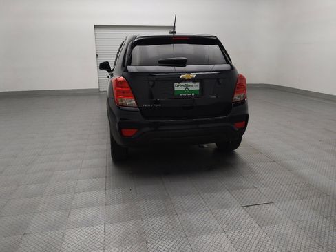 Used 2022 Chevrolet Trax LS w/ Tint and Cruise Package AWD/4WD image 6