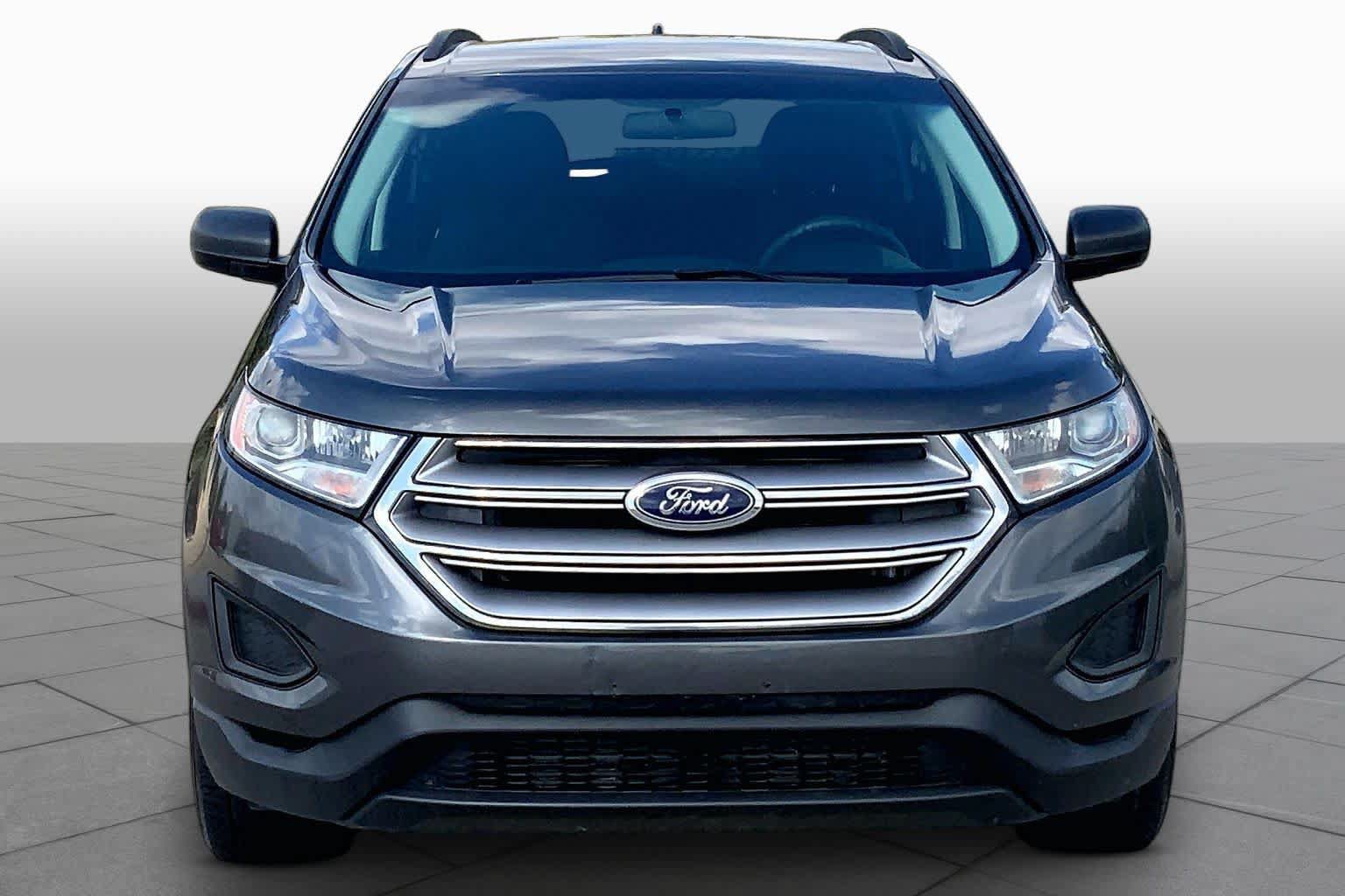 Used 2018 Ford Edge SE FWD image 3