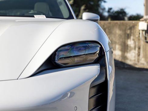Certified 2023 Porsche Taycan GTS AWD/4WD image 18