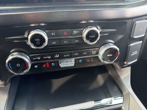New 2026 Ford F250 Lariat w/ Black Appearance Package AWD/4WD image 12