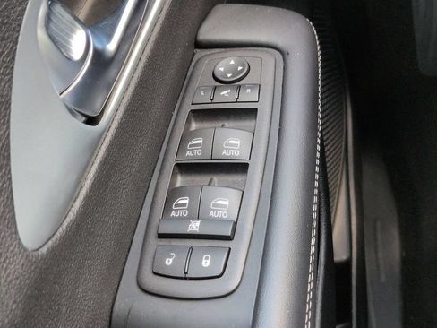 Used 2026 Chrysler Pacifica Limited FWD image 25