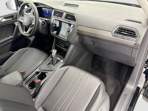Used 2023 Volkswagen Tiguan SE FWD image 15