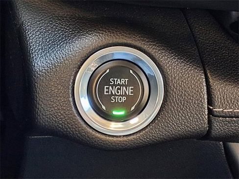 Used 2023 Buick Envision Avenir image 17