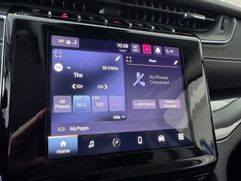 Used 2022 Jeep Grand Cherokee Laredo w/ Luxury Tech Group I image 18