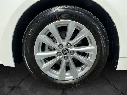 Used 2024 Toyota Corolla LE w/ LE Convenience Package FWD image 15