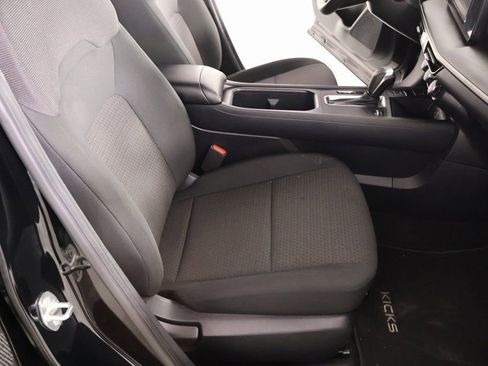 Used 2025 Nissan Kicks S image 12