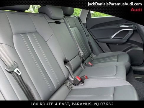 Used 2025 Audi Q5 Premium w/ Convenience Package AWD/4WD image 15