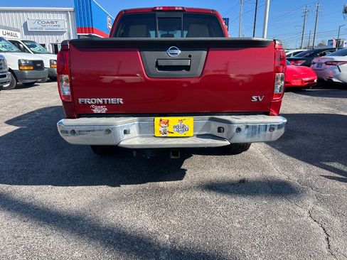 Used 2016 Nissan Frontier SV w/ SV Value Truck Package image 4