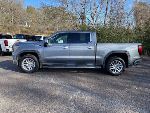 Used 2021 GMC Sierra 1500 SLT image 2