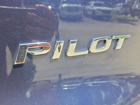 Used 2017 Honda Pilot Touring image 38