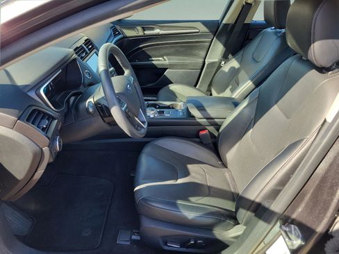 Used 2020 Ford Fusion Titanium image 19