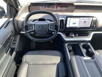 New 2025 Ford Expedition Max Platinum w/ Stealth Appearance Package