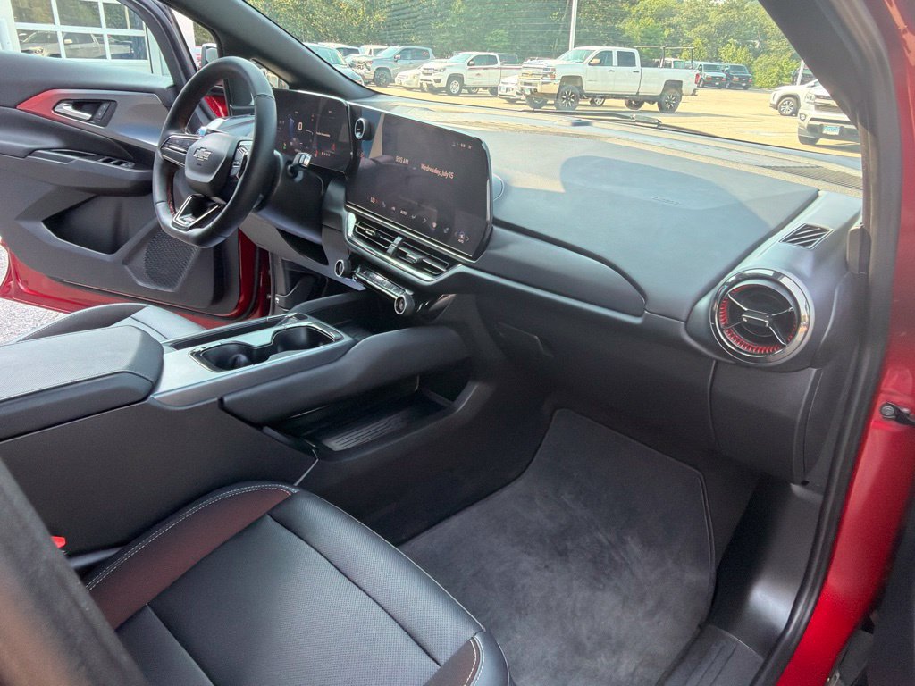 Certified 2024 Chevrolet Equinox EV RS FWD image 30