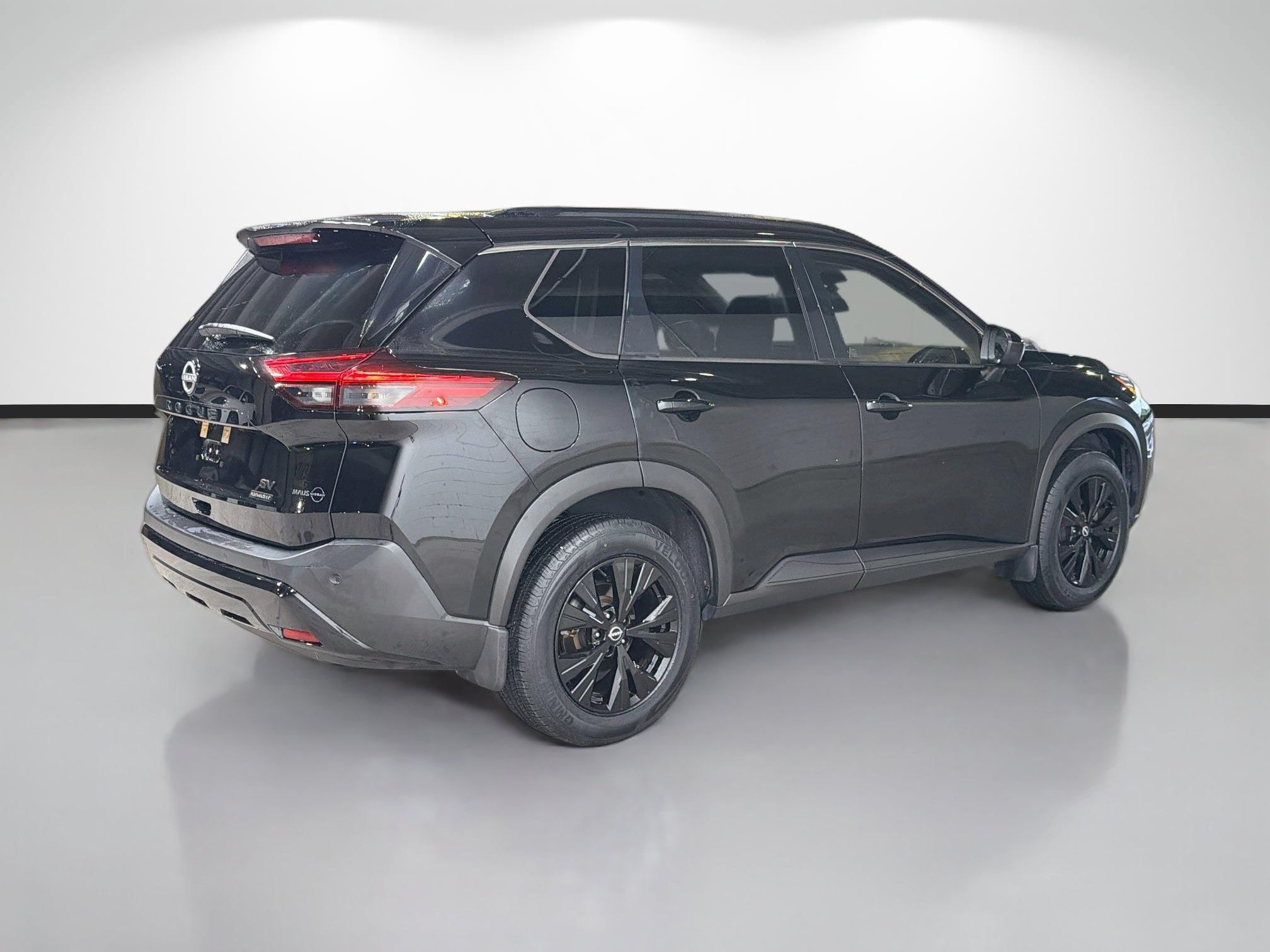 Used 2023 Nissan Rogue SV w/ SV Premium B Package FWD image 3