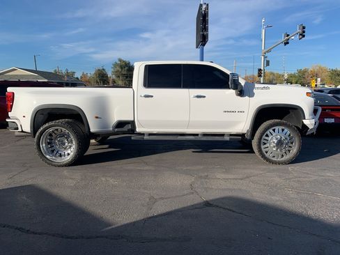 Used 2022 Chevrolet Silverado 3500 High Country w/ Safety Package II image 5