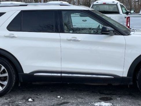 Used 2022 Ford Explorer Platinum w/ Equipment Group 601A image 4