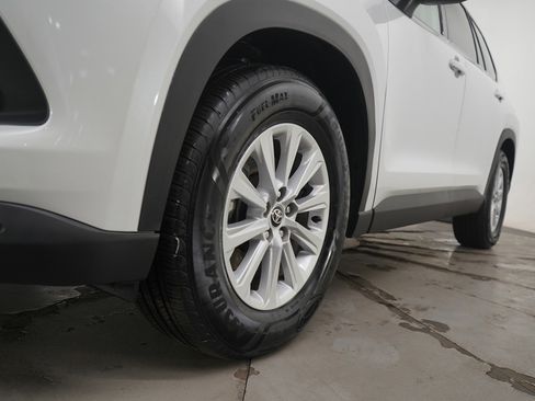 Used 2025 Toyota Grand Highlander AWD image 25