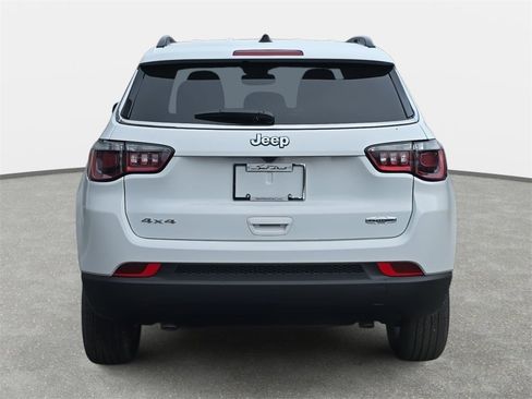 New 2026 Jeep Compass Latitude image 6
