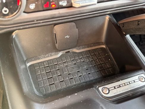 Used 2024 Ford Bronco Outer Banks image 19