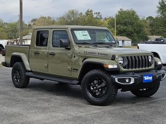 New 2025 Jeep Gladiator Sport video 2