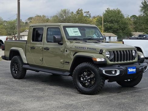 New 2025 Jeep Gladiator Sport image 2