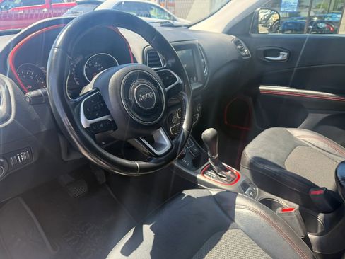 Used 2020 Jeep Compass Trailhawk AWD/4WD image 9