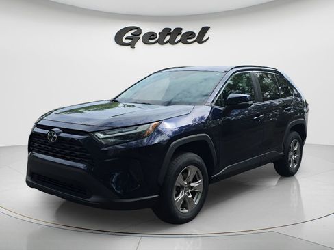 Used 2022 Toyota RAV4 XLE FWD image 1